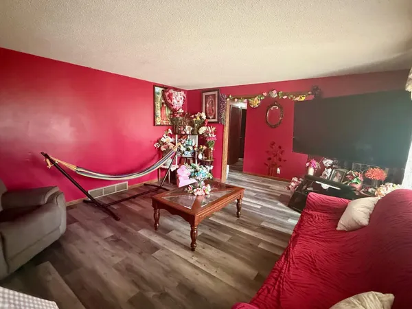 $415,000 | 1240 Maplewood Drive, Worthington, MN 56187
