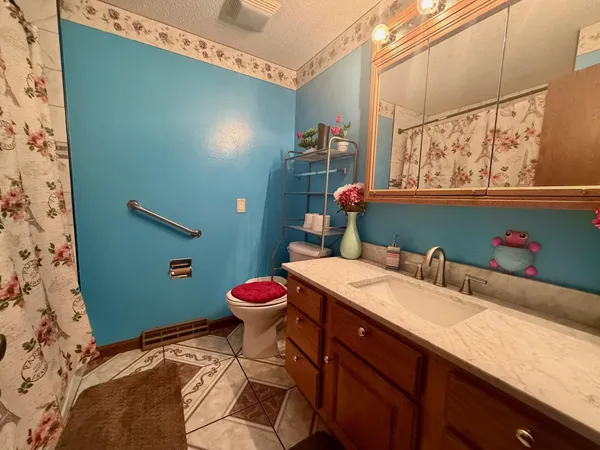 $415,000 | 1240 Maplewood Drive, Worthington, MN 56187