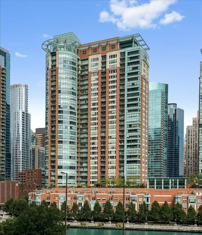 $649,900 | 415 East North Water Street, Unit 801, Chicago, IL 60611