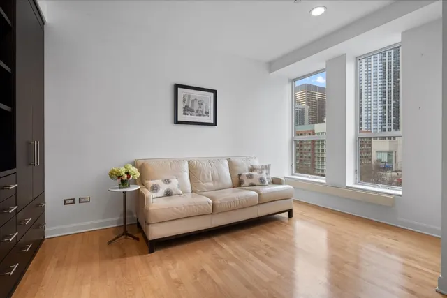 $649,900 | 415 East North Water Street, Unit 801, Chicago, IL 60611