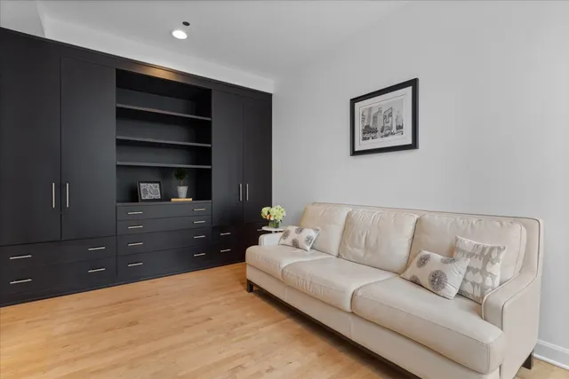 $649,900 | 415 East North Water Street, Unit 801, Chicago, IL 60611