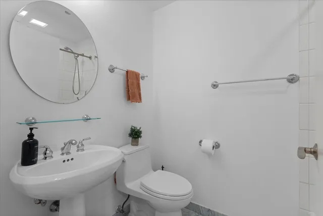 $649,900 | 415 East North Water Street, Unit 801, Chicago, IL 60611