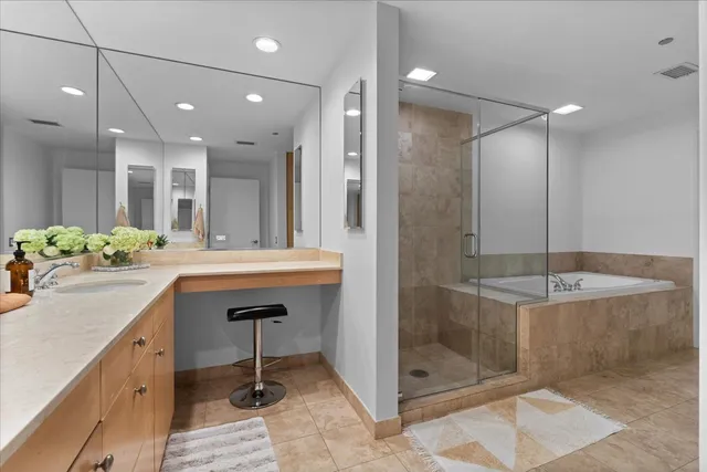 $649,900 | 415 East North Water Street, Unit 801, Chicago, IL 60611