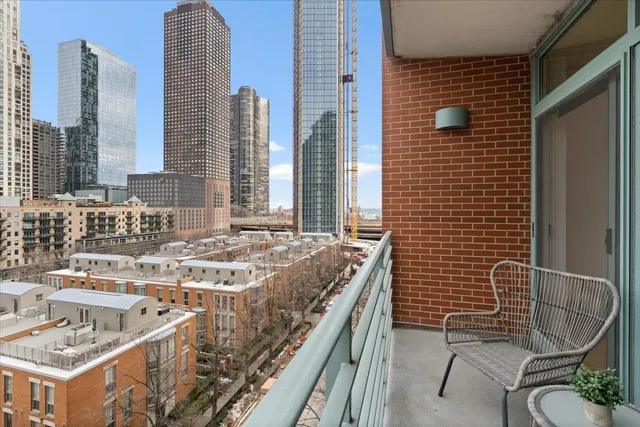 $649,900 | 415 East North Water Street, Unit 801, Chicago, IL 60611