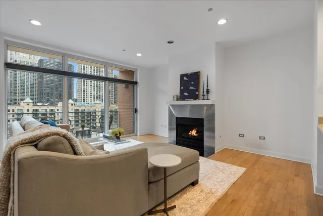 $649,900 | 415 East North Water Street, Unit 801, Chicago, IL 60611