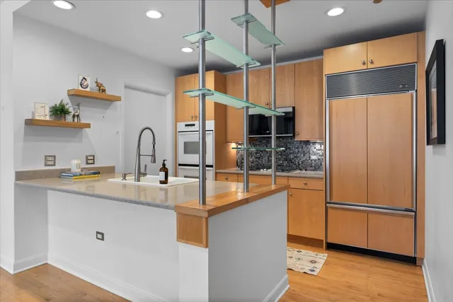 $649,900 | 415 East North Water Street, Unit 801, Chicago, IL 60611