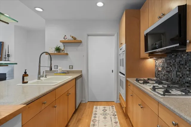 $649,900 | 415 East North Water Street, Unit 801, Chicago, IL 60611