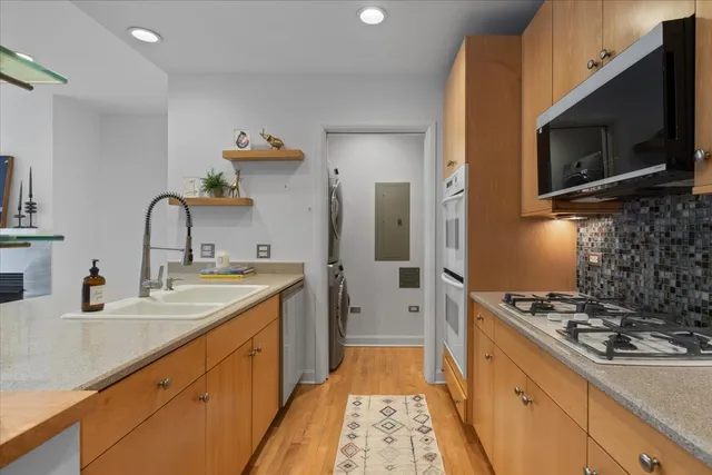 $649,900 | 415 East North Water Street, Unit 801, Chicago, IL 60611