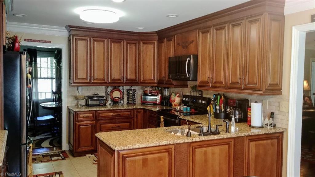 205 Mountain View Road King, NC 27021 - Photo 3 of 8 Gallery Image 3