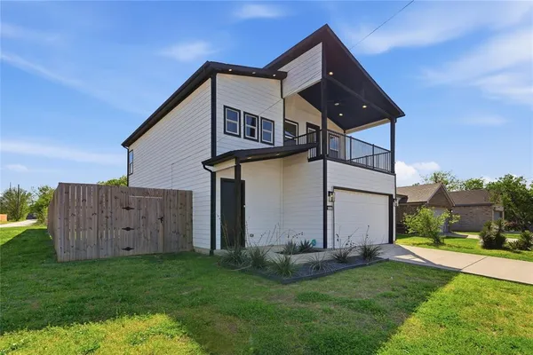 $3,500 | 3316 Nomas Street, Dallas, TX 75212