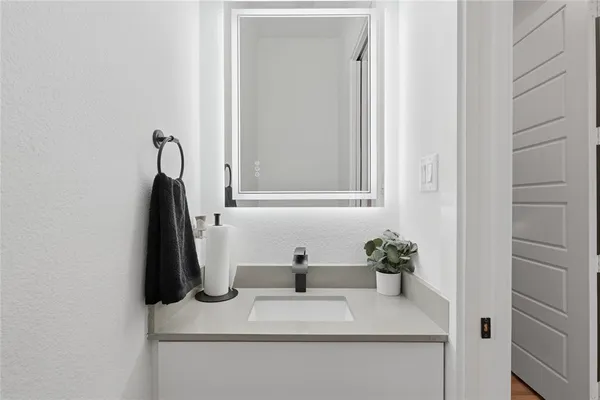 $3,500 | 3316 Nomas Street, Dallas, TX 75212