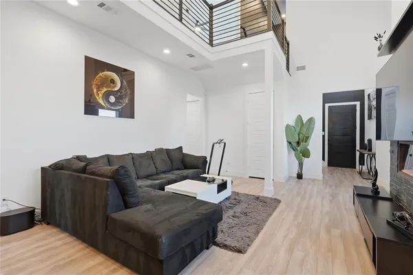 $3,500 | 3316 Nomas Street, Dallas, TX 75212