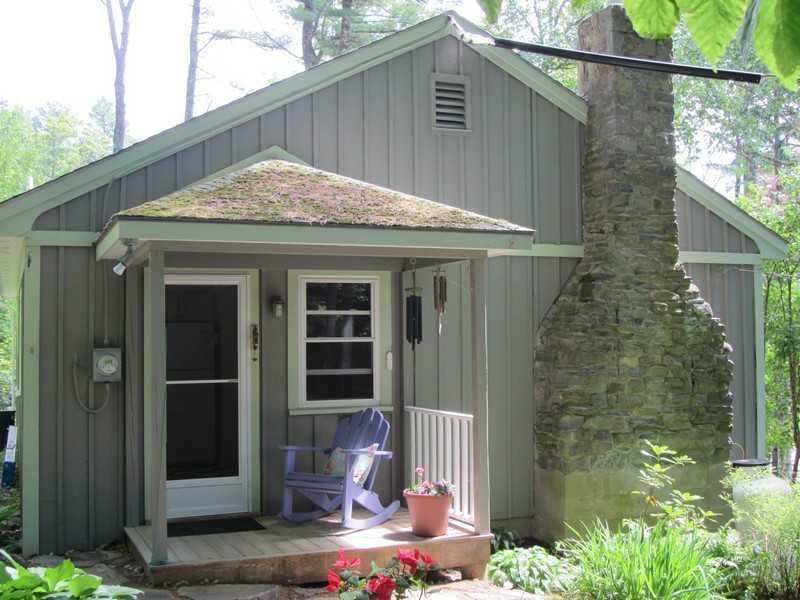 89 Lakeview Road Boothbay Harbor, ME 04575 - Photo 10 of 28 Entry. Back covered porch with...