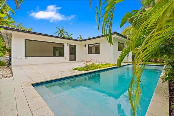 $9,000 | 517 Palermo Avenue, Coral Gables, FL 33134