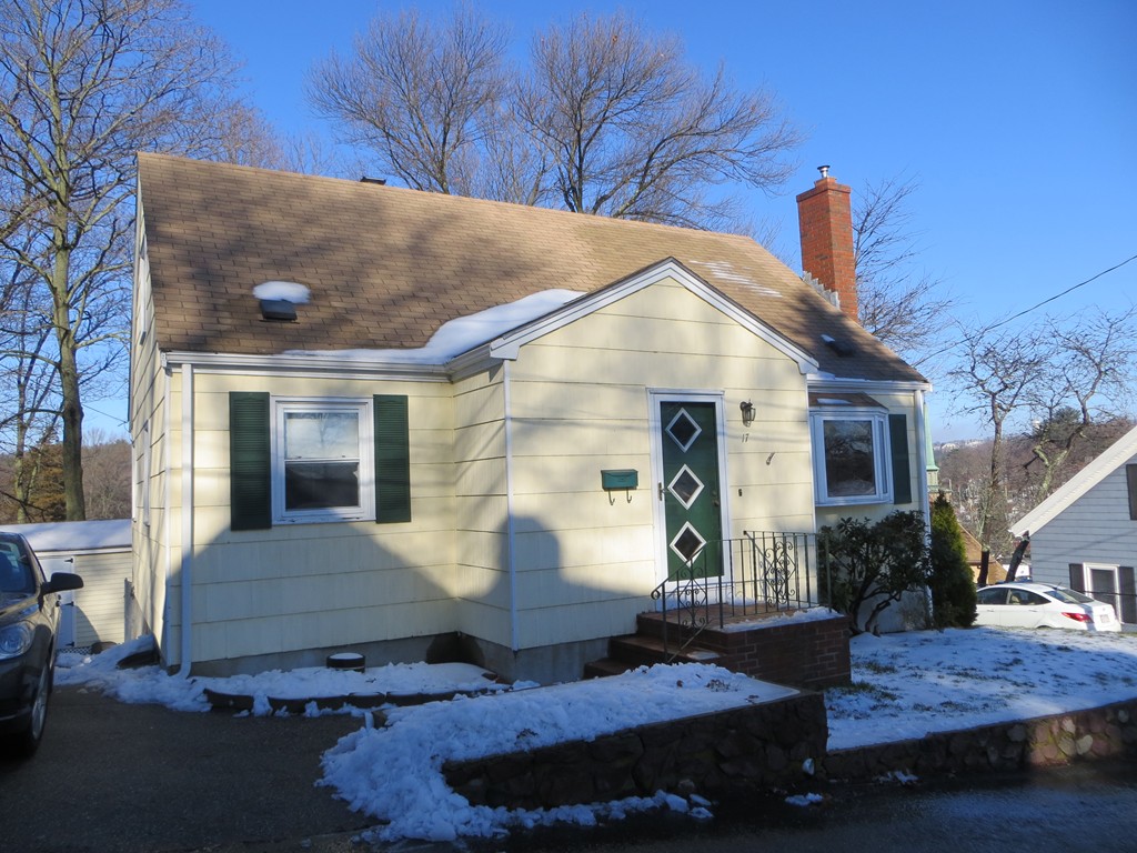 17 Shirley Road Lynn, MA 01904 - Photo 1 of 21 Gallery Image 1