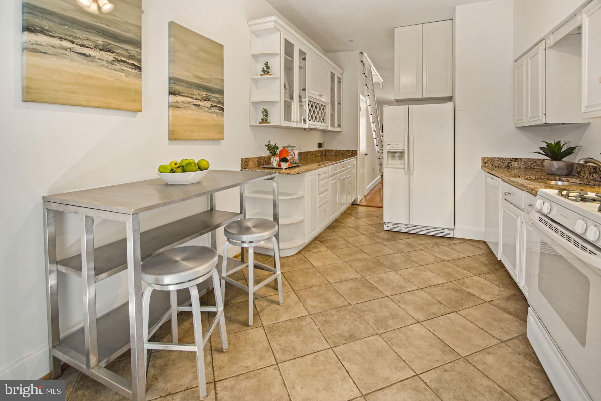 321 F Street Northeast Washington, DC 20002 - Photo 8 of 30 Eat-in kitchen..