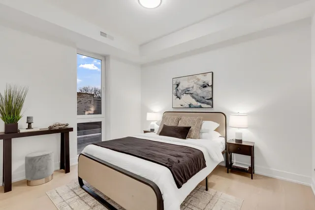 $484,000 | 3204 North Kostner Avenue, Unit 506, Chicago, IL 60641