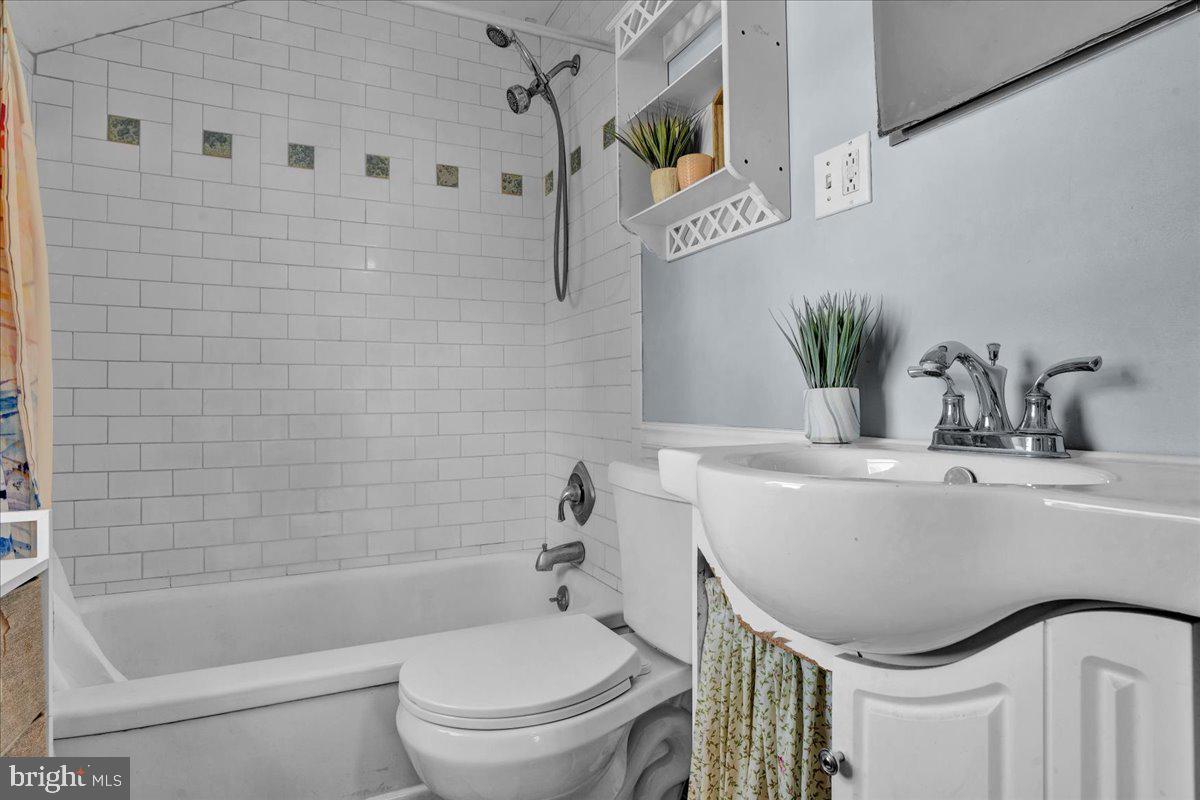 106 Redford Road Oreland, PA 19075 - Photo 14 of 25 Gallery Image 14