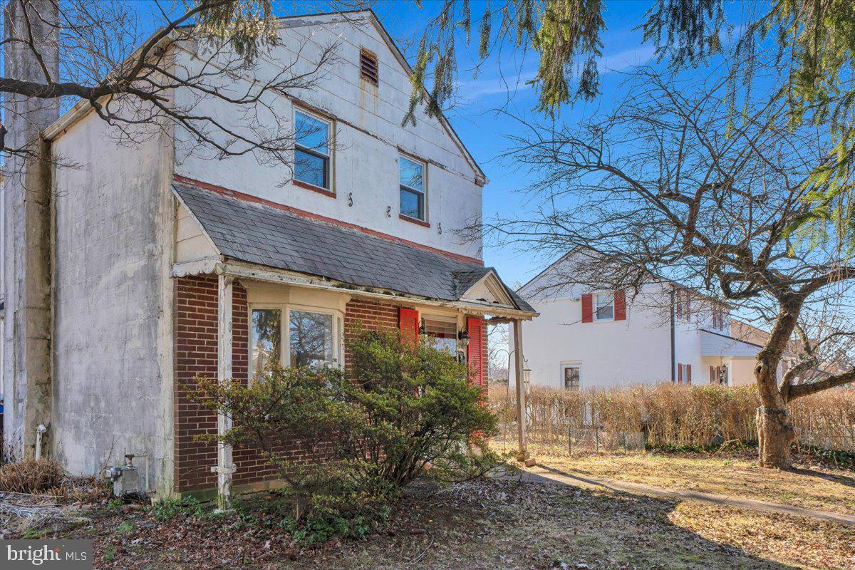 106 Redford Road Oreland, PA 19075 - Photo 3 of 25 Gallery Image 3