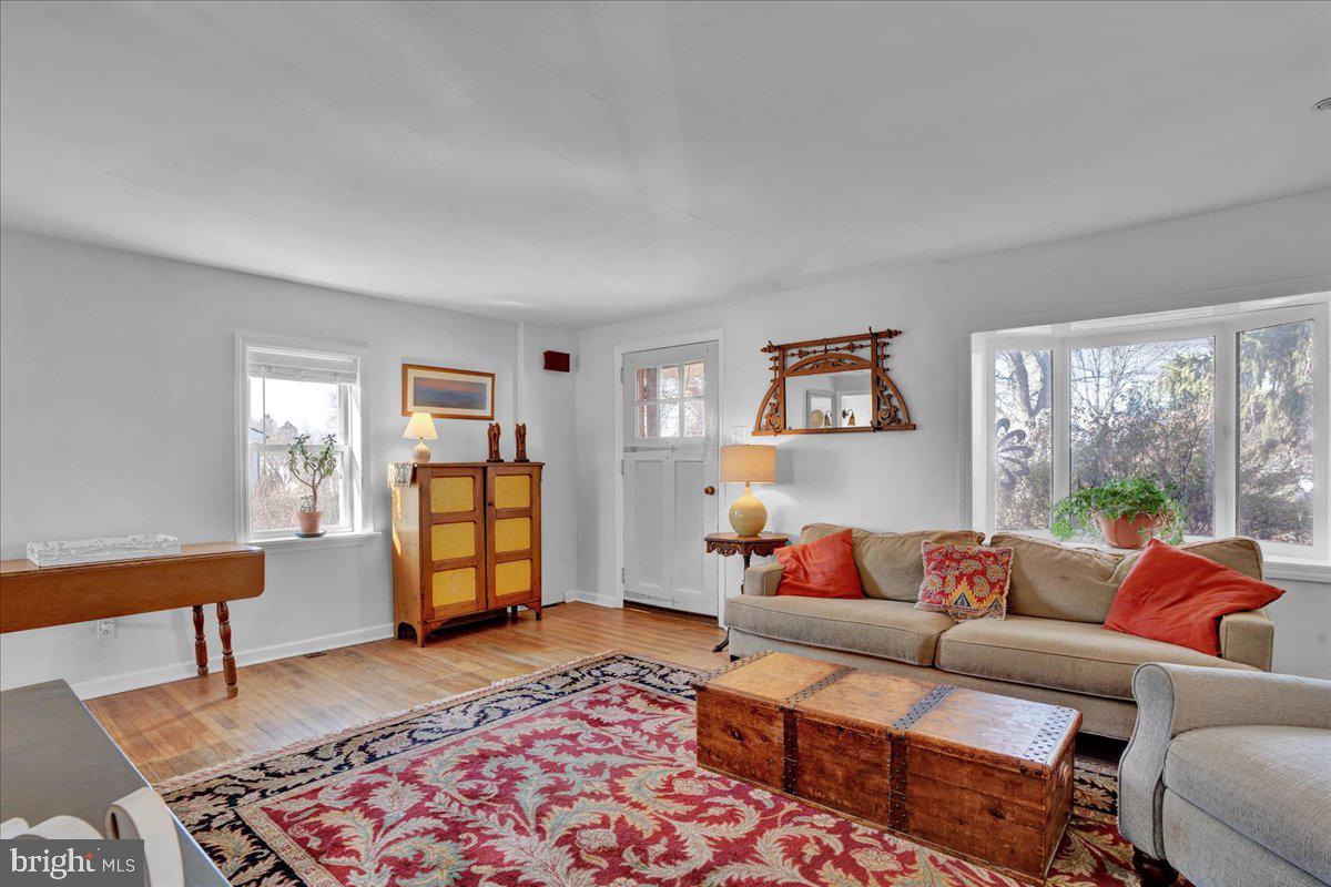 106 Redford Road Oreland, PA 19075 - Photo 5 of 25 Gallery Image 5