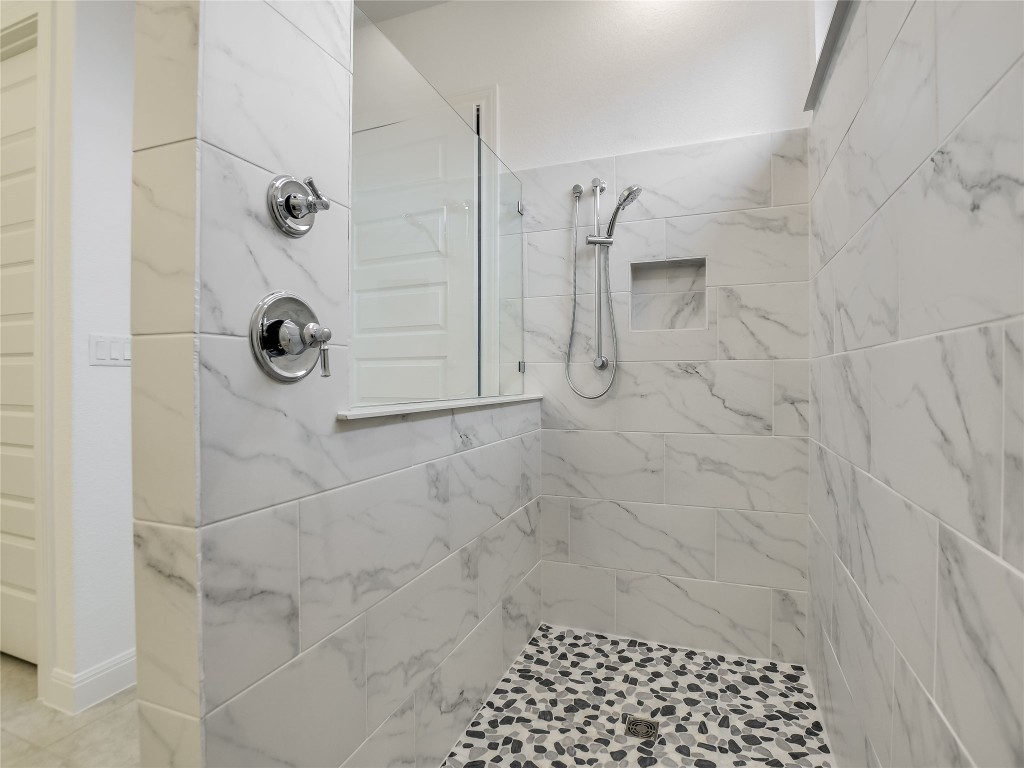 412 Copperleaf Cove Marble Falls, TX 78654 - Photo 16 of 40