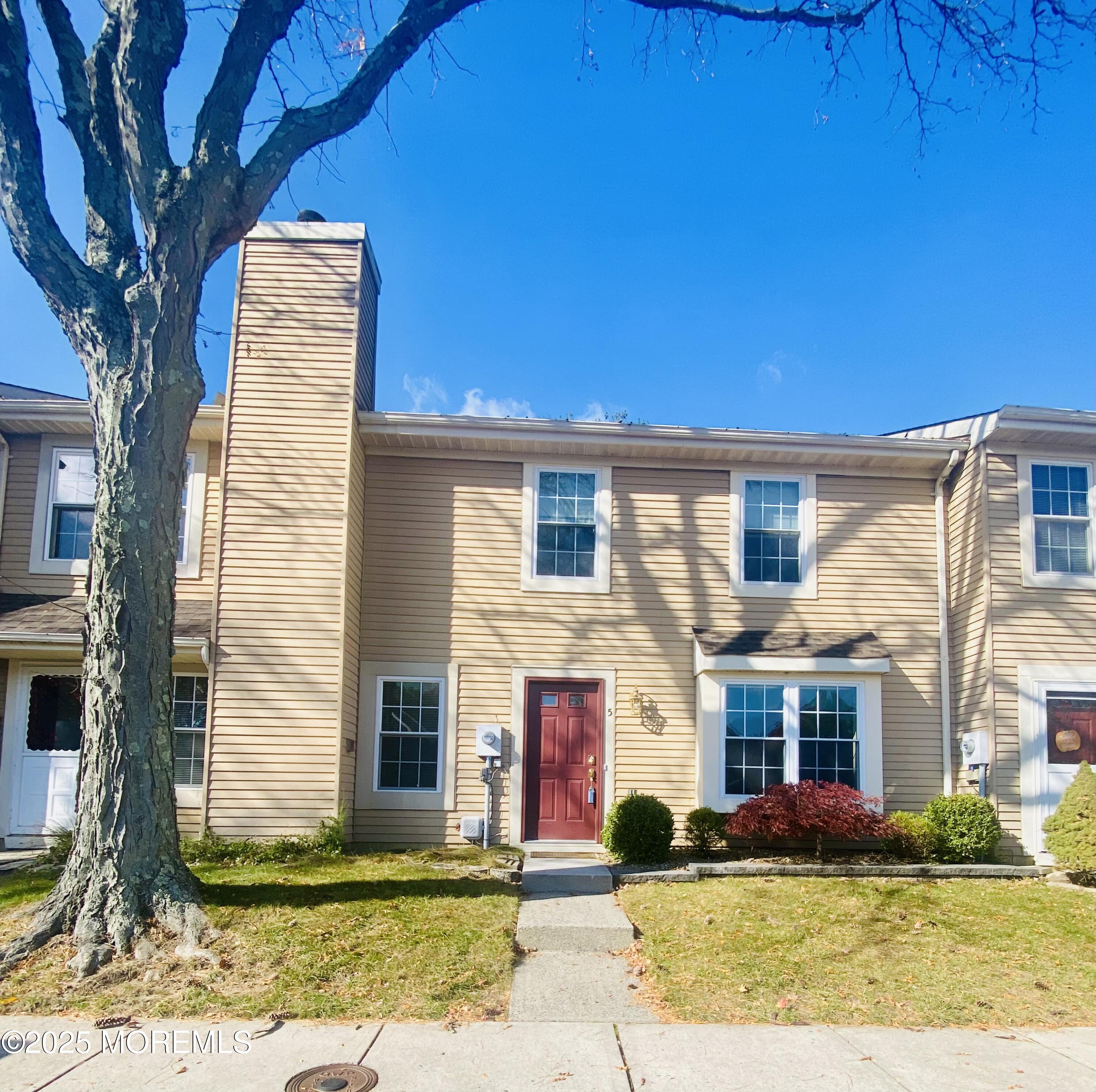 5 Alameda Court Eatontown, NJ 07724 - Photo 1 of 12 a front view of house with yard