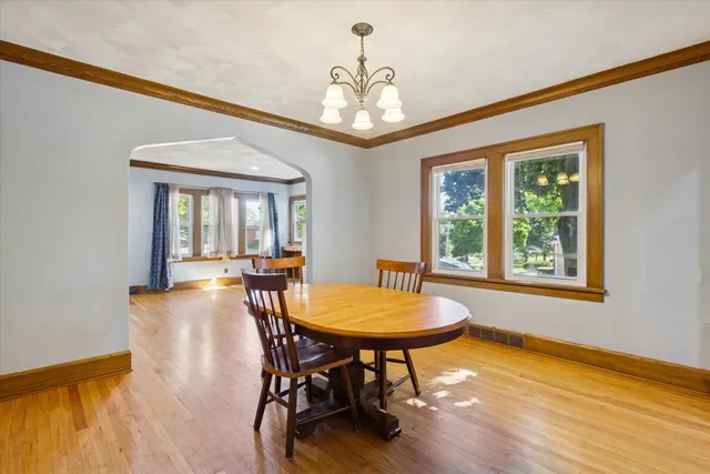 $194,900 | 335 St Louis Avenue, Rockford, IL 61104