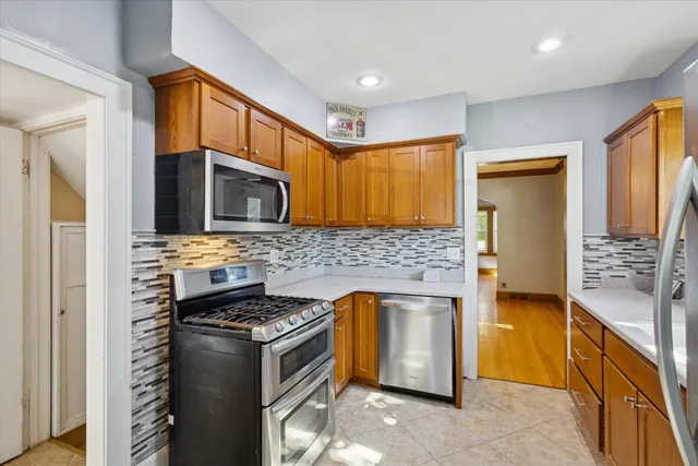 $194,900 | 335 St Louis Avenue, Rockford, IL 61104