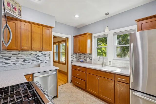 $194,900 | 335 St Louis Avenue, Rockford, IL 61104