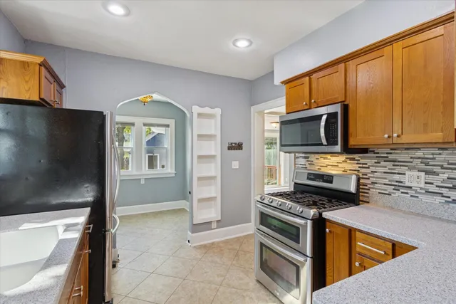 $194,900 | 335 St Louis Avenue, Rockford, IL 61104