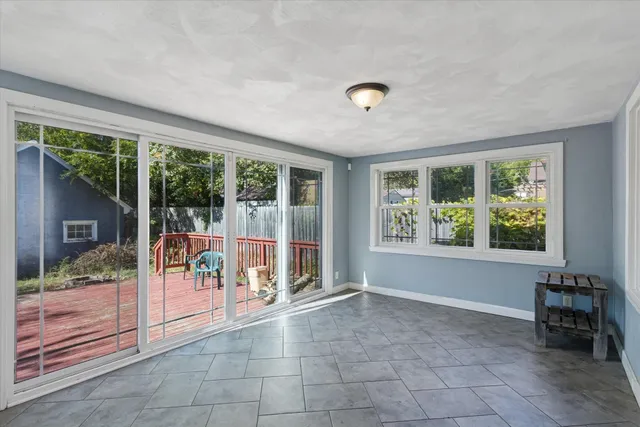 $194,900 | 335 St Louis Avenue, Rockford, IL 61104