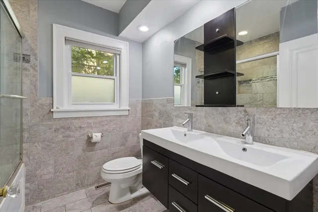 $194,900 | 335 St Louis Avenue, Rockford, IL 61104