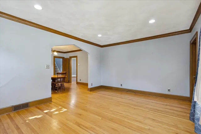 $194,900 | 335 St Louis Avenue, Rockford, IL 61104