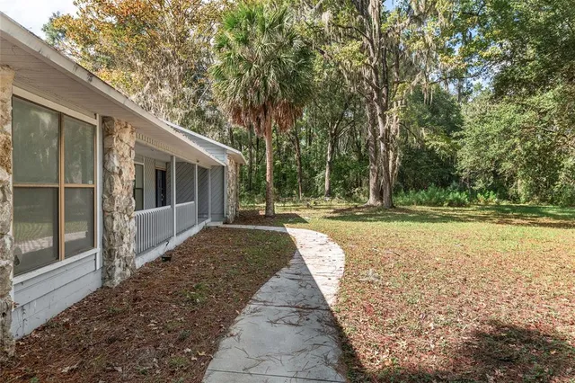 a view of outdoor space yard and porch