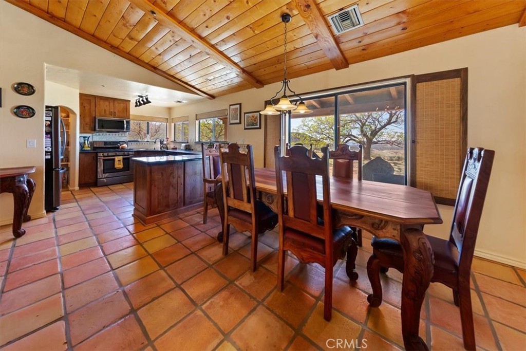 9060 Yucca Hills Road Agua Dulce, CA 91390 - Photo 16 of 44