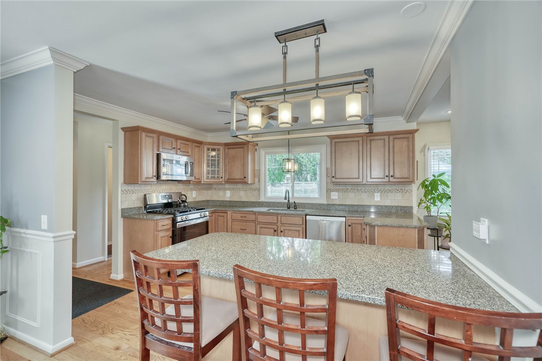 25 Lake Lea Road Irondequoit, NY 14617 - Photo 9 of 39 Gallery Image 9