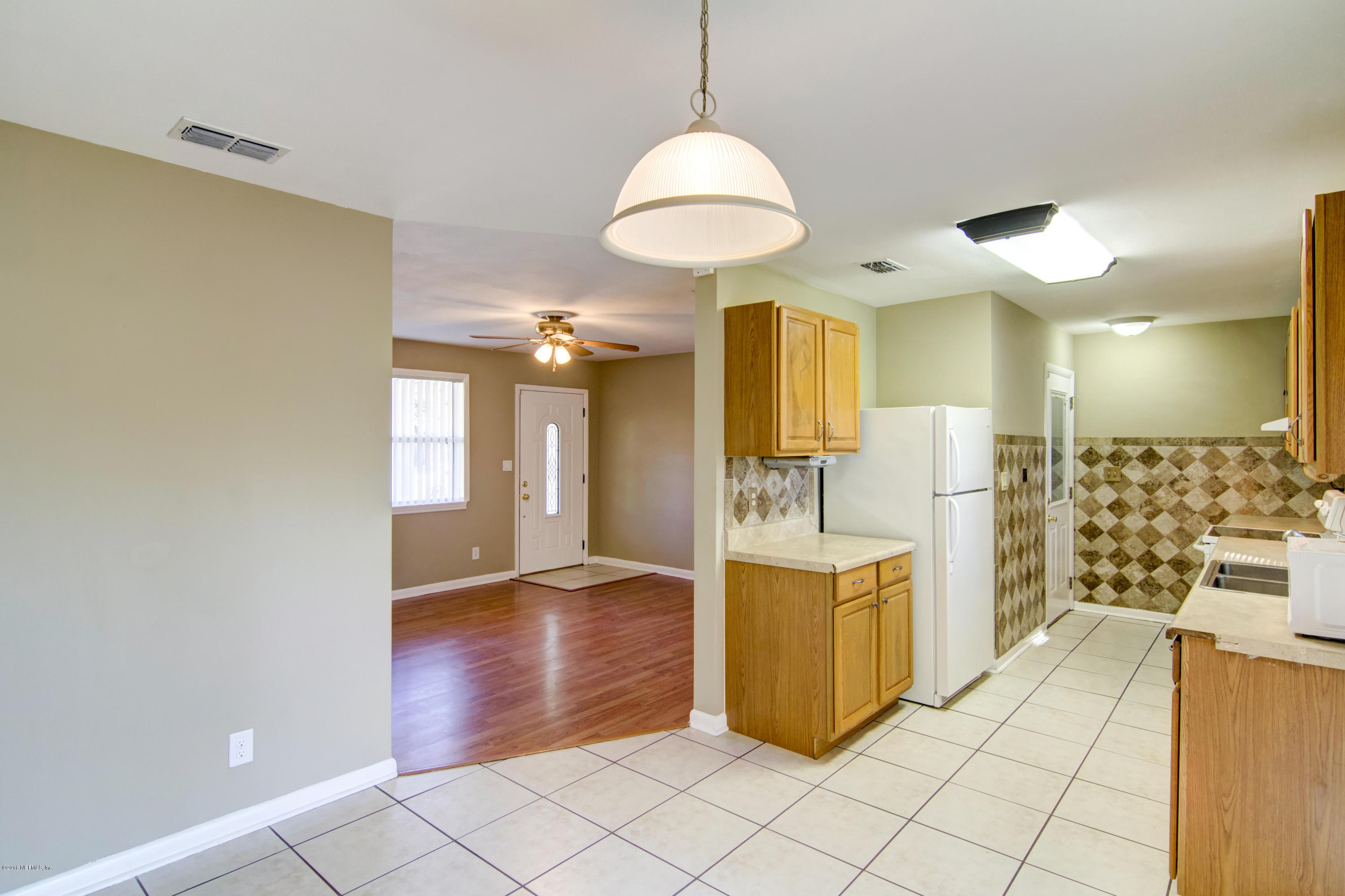 7530 Sandhurst Road South Jacksonville, FL 32277 - Photo 3 of 12 Kitchen 2