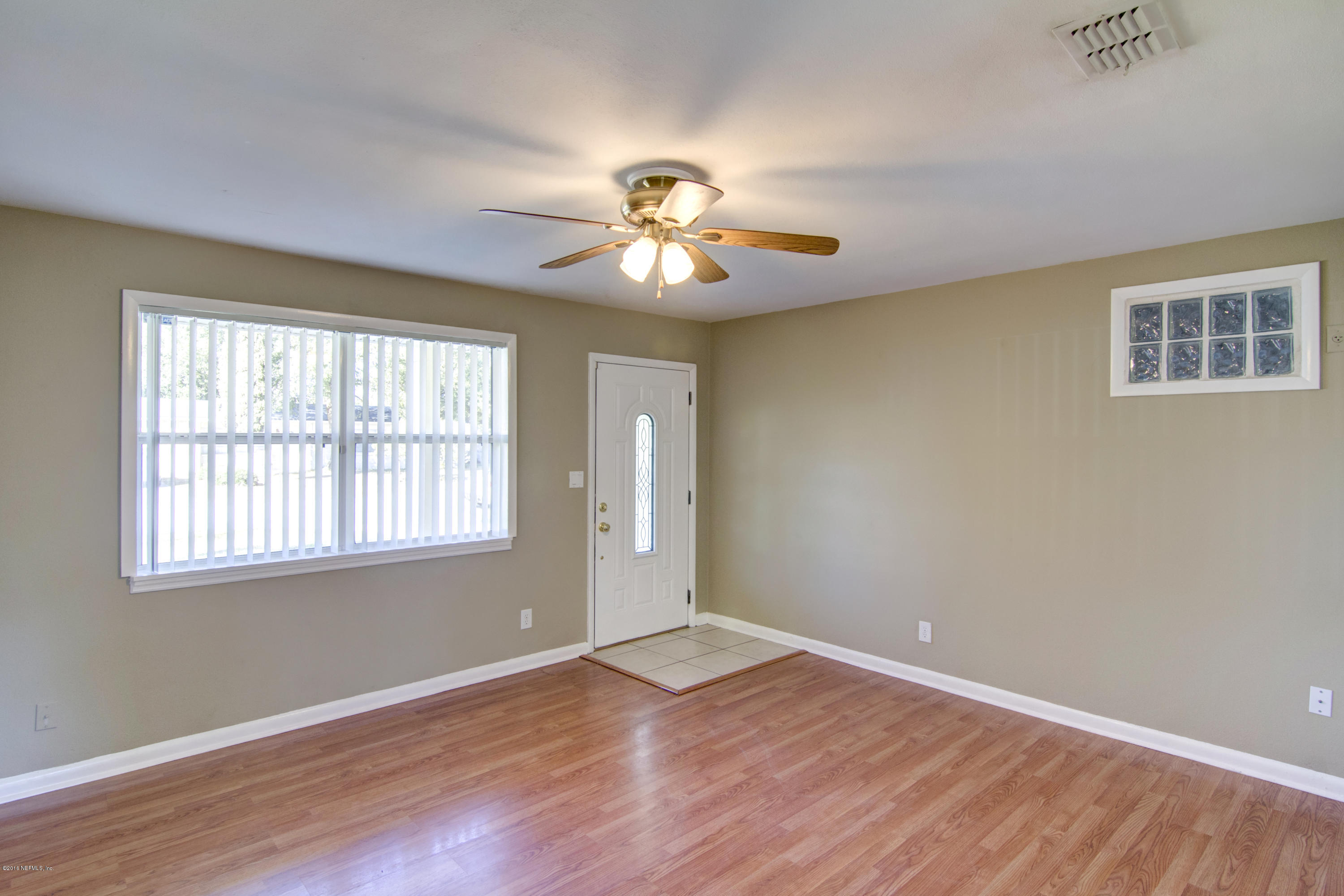 7530 Sandhurst Road South Jacksonville, FL 32277 - Photo 5 of 12 Living Room 1