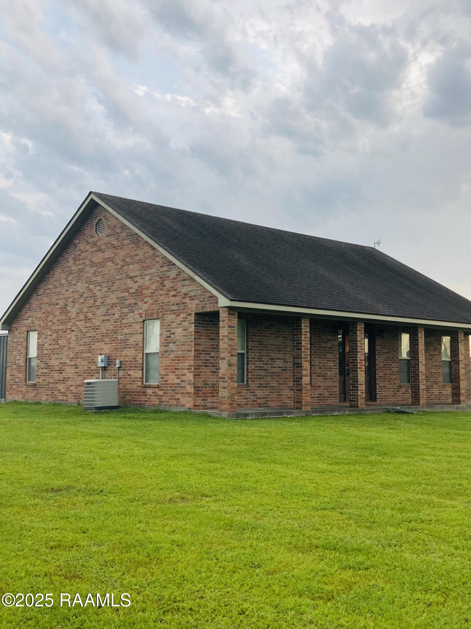 1702 Guy Road New Iberia, LA 70563 - Photo 3 of 19 IMG_1873