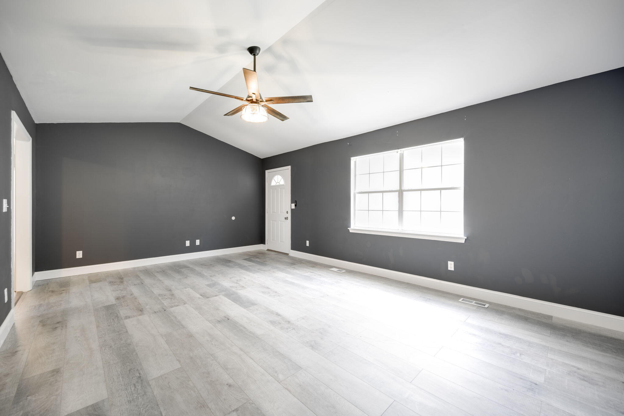 372 Patty Road Ringgold, GA 30736 - Photo 3 of 19 24-web-or-mls-DSC_3112