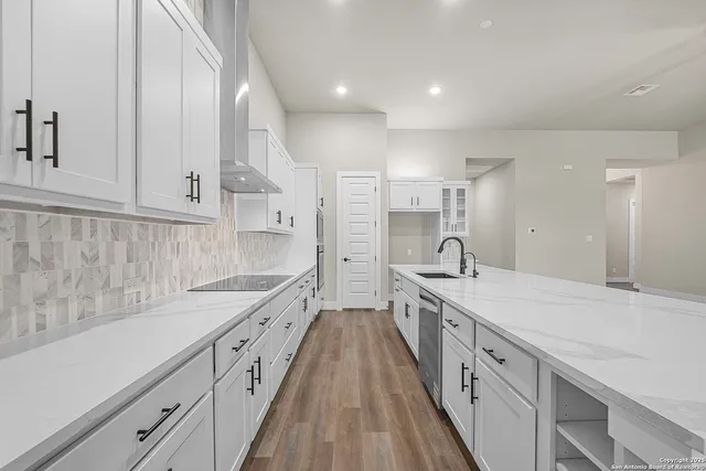 $899,990 | 6817 Arbor Falls, Fair Oaks Ranch, TX 78015