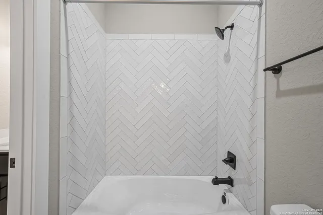 $899,990 | 6817 Arbor Falls, Fair Oaks Ranch, TX 78015