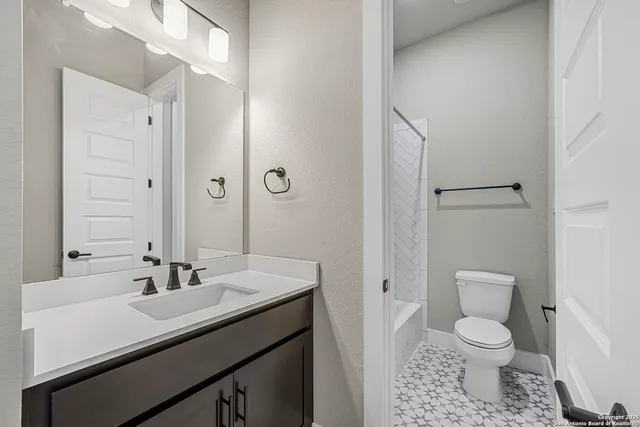 $899,990 | 6817 Arbor Falls, Fair Oaks Ranch, TX 78015