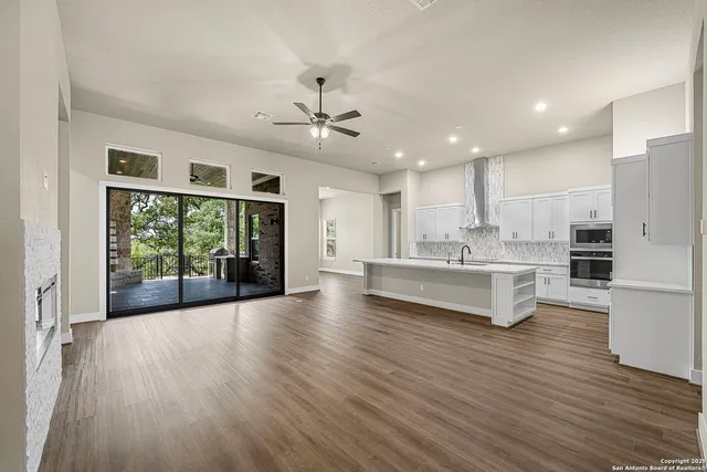 $899,990 | 6817 Arbor Falls, Fair Oaks Ranch, TX 78015