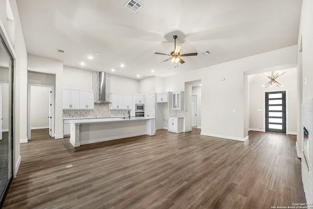 $899,990 | 6817 Arbor Falls, Fair Oaks Ranch, TX 78015