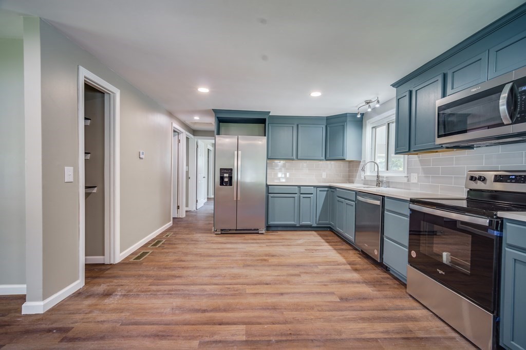 40 Feltham Road Springfield, MA 01118 - Photo 3 of 40 Gallery Image 3