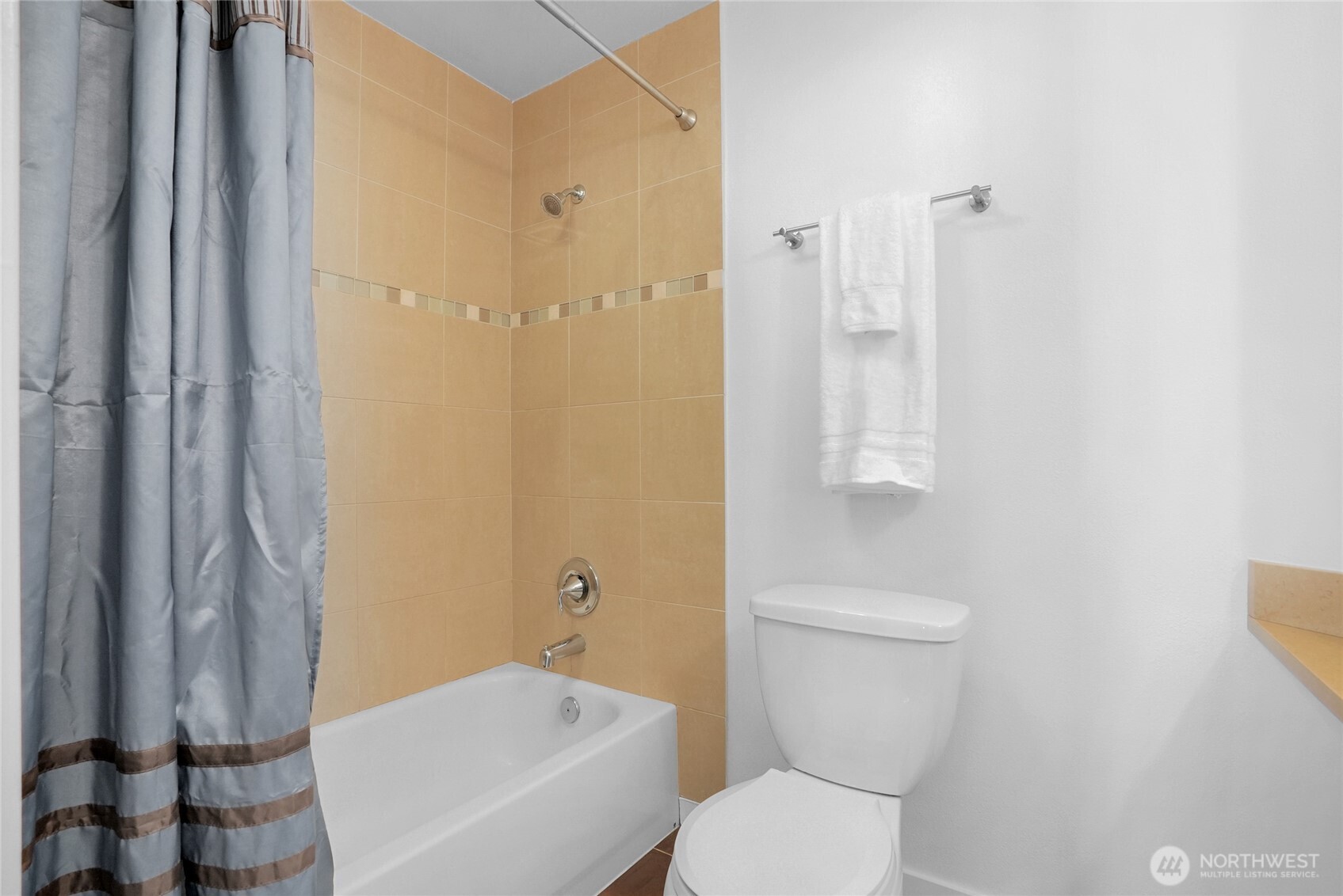 1131 North 93rd Street, Unit 3 Seattle, WA 98103 - Photo 23 of 32