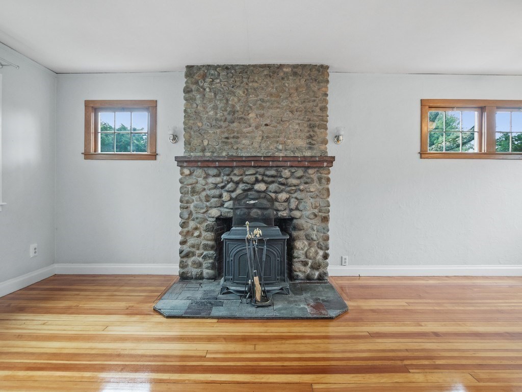 80 Bruce Road Waltham, MA 02453 - Photo 8 of 41 Gallery Image 8