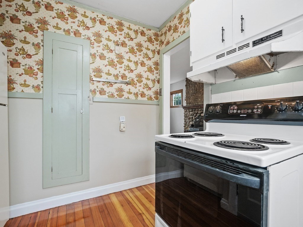80 Bruce Road Waltham, MA 02453 - Photo 9 of 41 Gallery Image 9