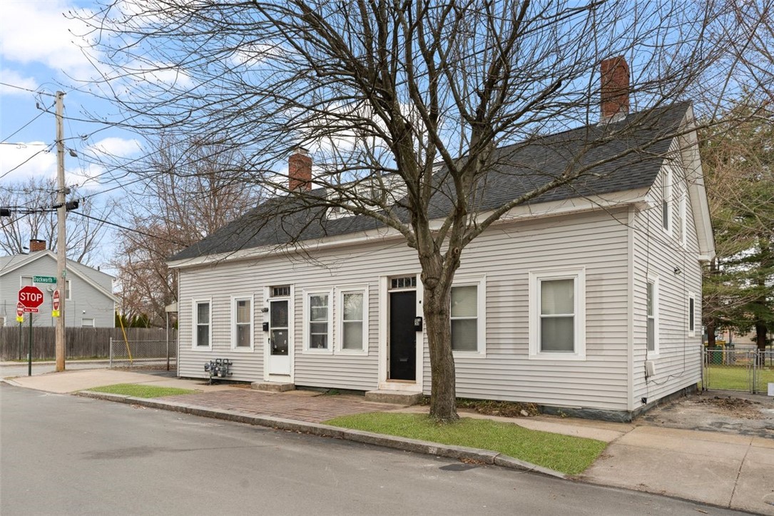 49 Oak Street Cranston, RI 02910 - Photo 2 of 33